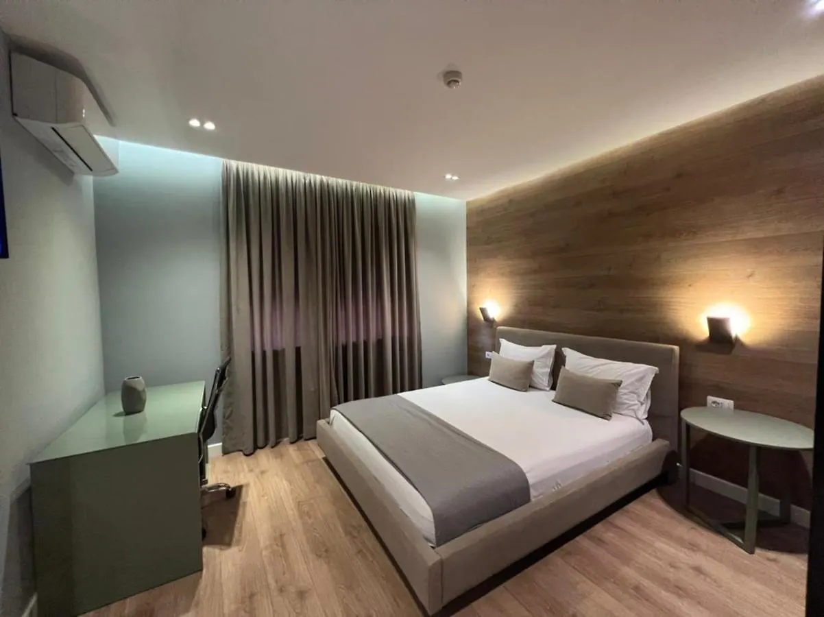 Tirana Apartments 0*,